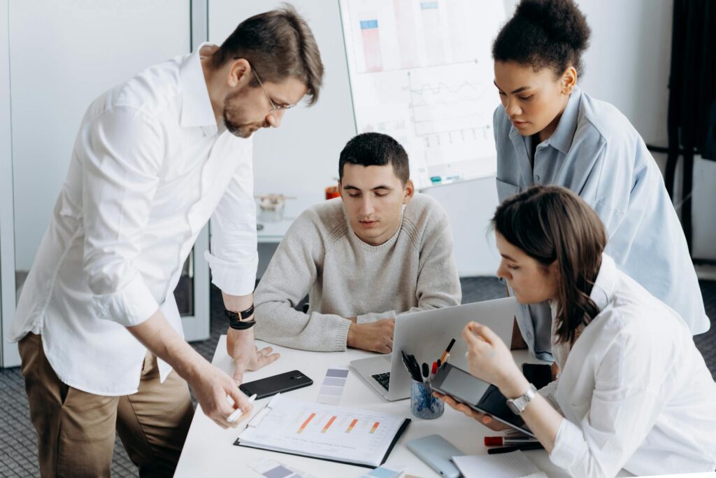 HR Manager vs. Outsource Cost, Risk, & Scalability Comparison