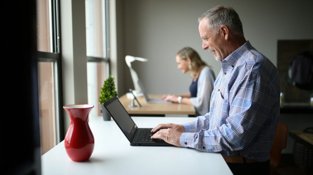 How to Start a Reverse Mentoring Program at Your SMB